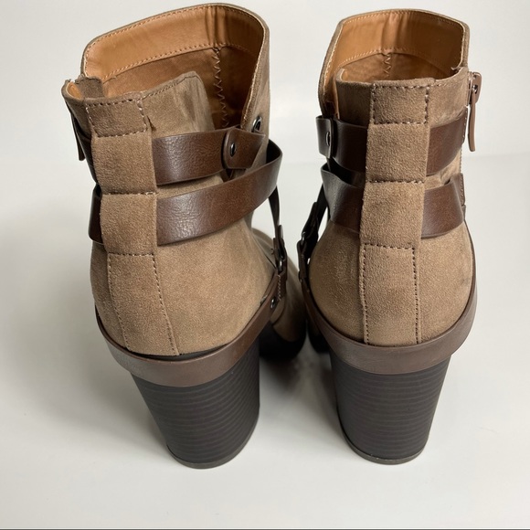 Torrid Like New Taupe Booties Cross Straps 9 Wide - Picture 4 of 10